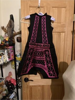 Wishcraft kids Eiffel Tower costume